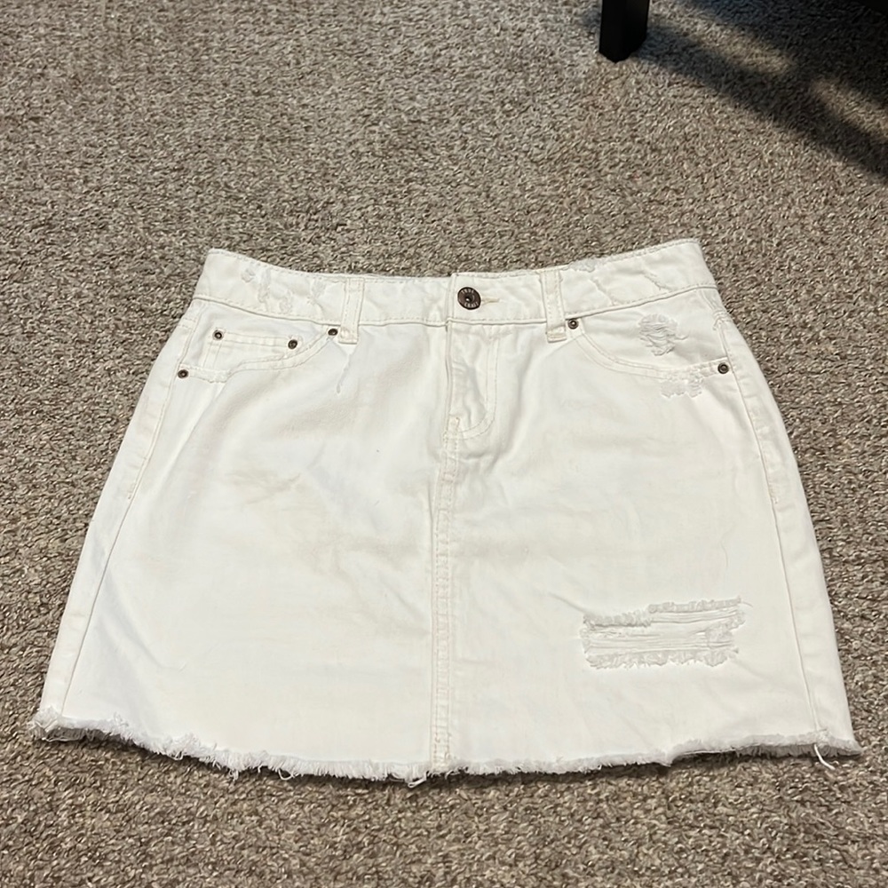 True craft white jean skirt🤍